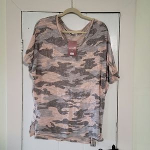 New, Haptics Short Sleeve Pink Camo